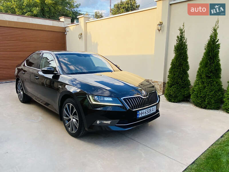Лифтбек Skoda Superb 2017 в Одессе