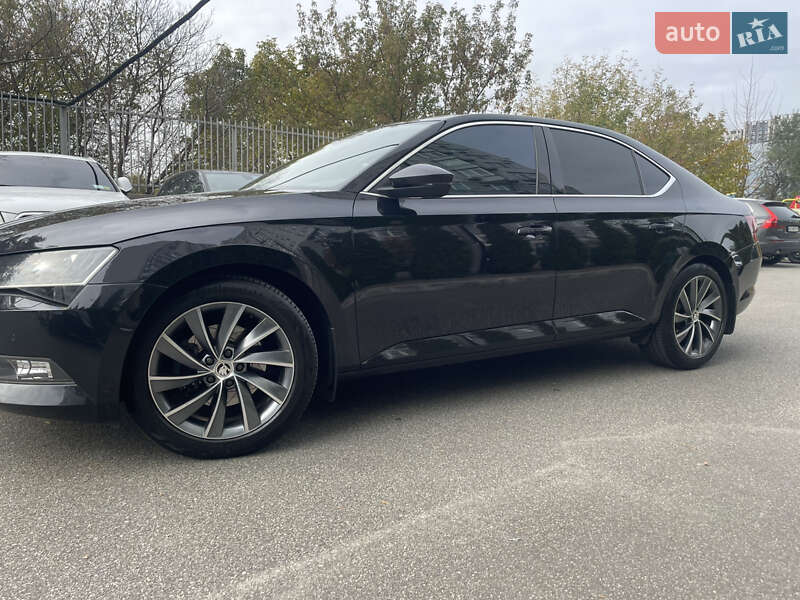 Ліфтбек Skoda Superb 2016 в Києві