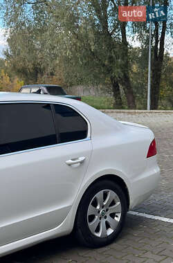 Ліфтбек Skoda Superb 2012 в 