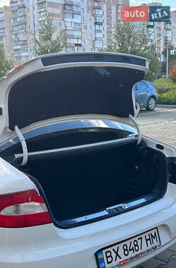 Ліфтбек Skoda Superb 2012 в 