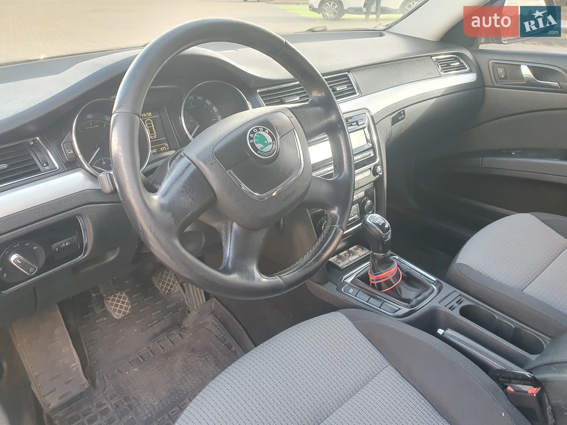2010 Skoda Superb - мініатюра 4