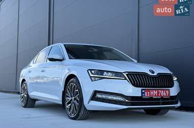 Лифтбек Skoda Superb 2022 в 