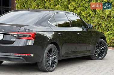 Лифтбек Skoda Superb 2019 в 