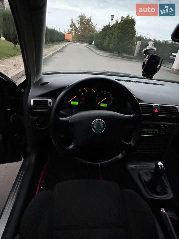 Ліфтбек Skoda Superb 2002 в Шептицькому