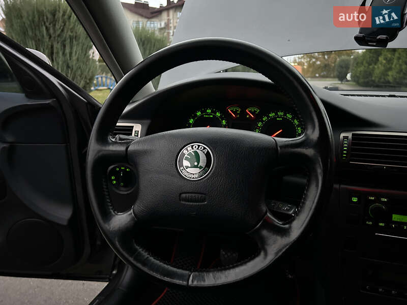 Ліфтбек Skoda Superb 2002 в Шептицькому