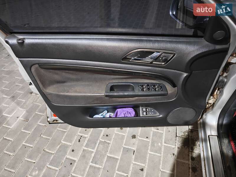 Лифтбек Skoda Superb 2004 в Сумах