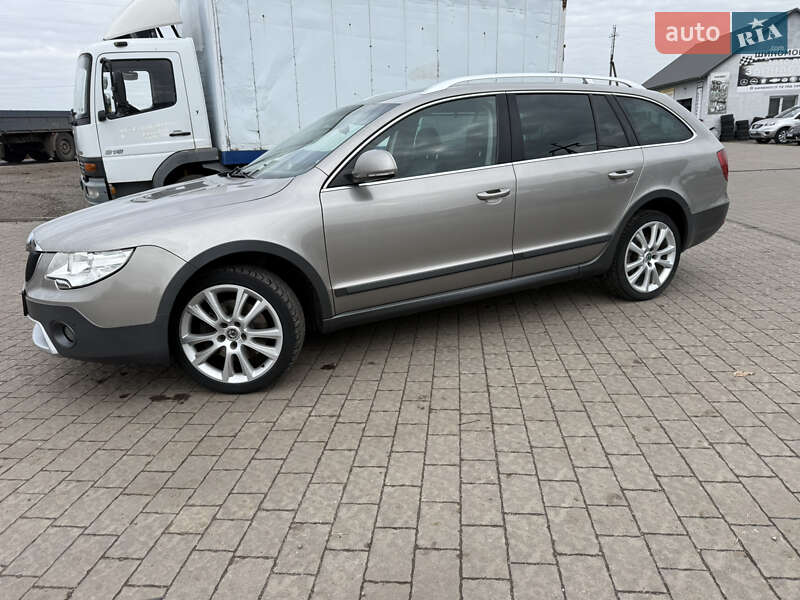 Універсал Skoda Superb 2013 в Львові