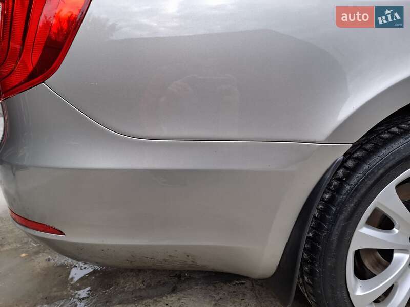 Универсал Skoda Superb 2011 в Бурштыне