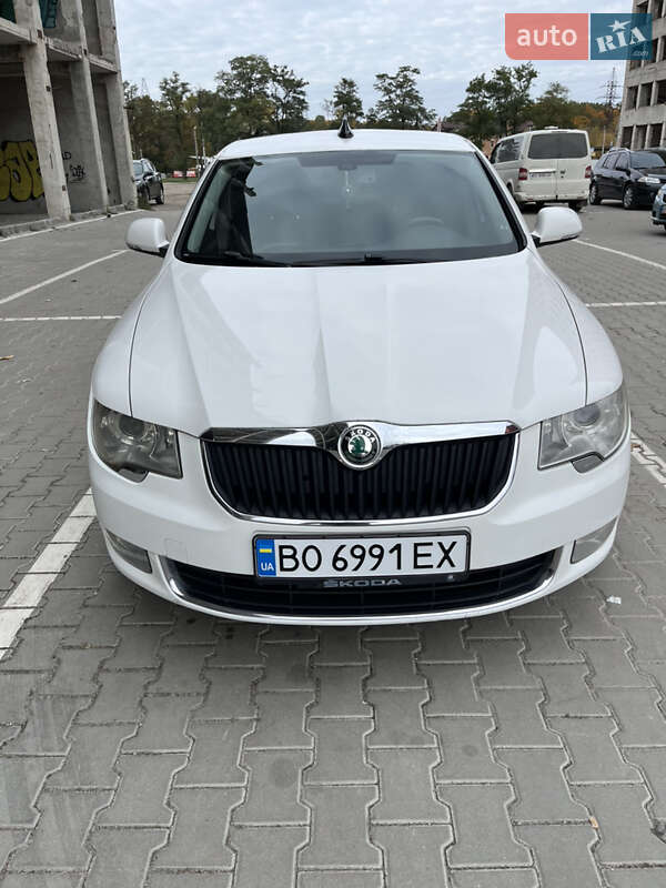 Ліфтбек Skoda Superb 2013 в Тернополі
