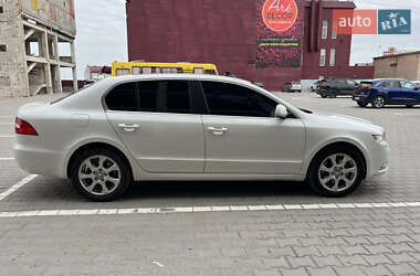 Ліфтбек Skoda Superb 2013 в 