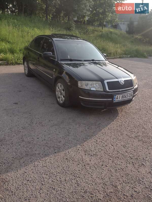 Лифтбек Skoda Superb 2002 в 