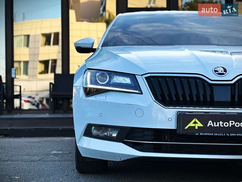 Лифтбек Skoda Superb 2019 в Киеве
