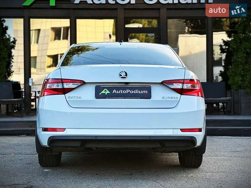 Лифтбек Skoda Superb 2019 в Киеве