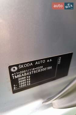 Лифтбек Skoda Superb 2011 в 