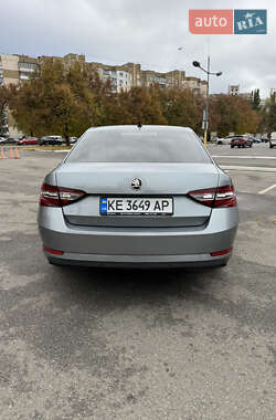 Лифтбек Skoda Superb 2016 в 