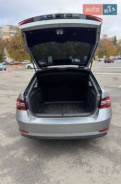Лифтбек Skoda Superb 2016 в 