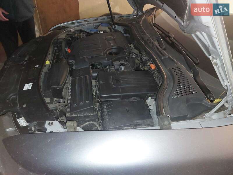 Універсал Skoda Superb 2012 в Дніпрі