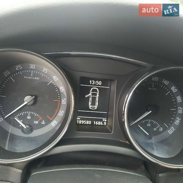 Універсал Skoda Superb 2012 в Дніпрі