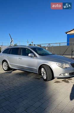 Универсал Skoda Superb 2011 в Львове