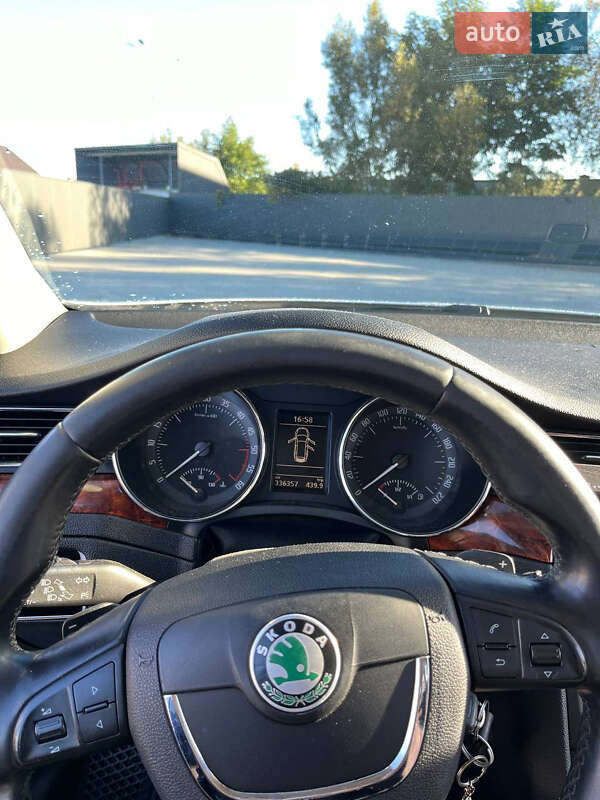 Универсал Skoda Superb 2011 в Львове