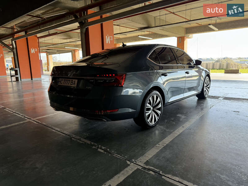 Лифтбек Skoda Superb 2019 в Львове