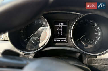 Універсал Skoda Superb 2014 в  фото 52 Універсал Skoda Superb 2014 в