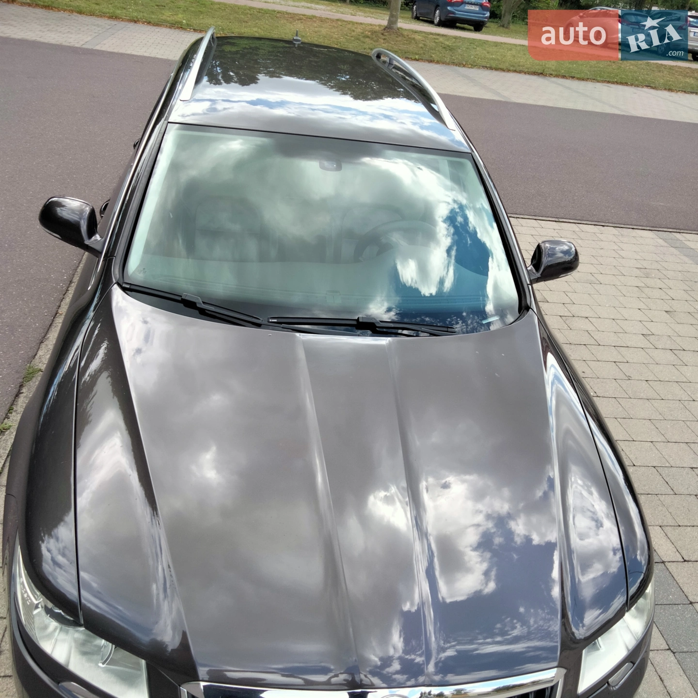 2010 Skoda Superb - мініатюра 2