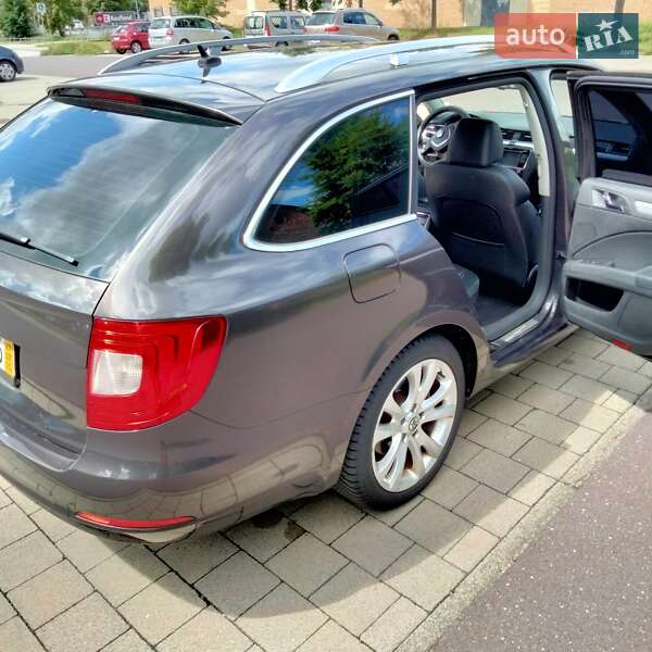 Универсал Skoda Superb 2010 в Хмельницком