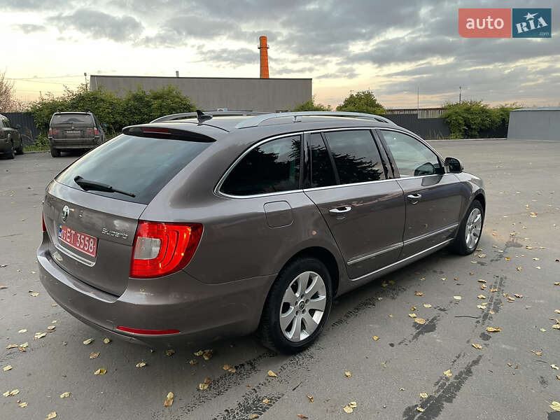 Універсал Skoda Superb 2012 в Рівному