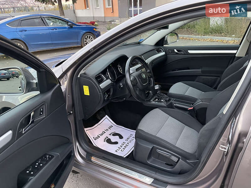 Універсал Skoda Superb 2012 в Рівному