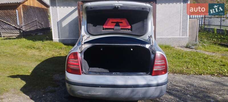 Лифтбек Skoda Superb 2002 в Верховине