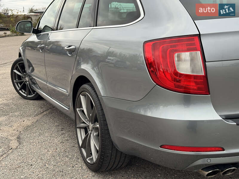 Универсал Skoda Superb 2011 в Белой Церкви
