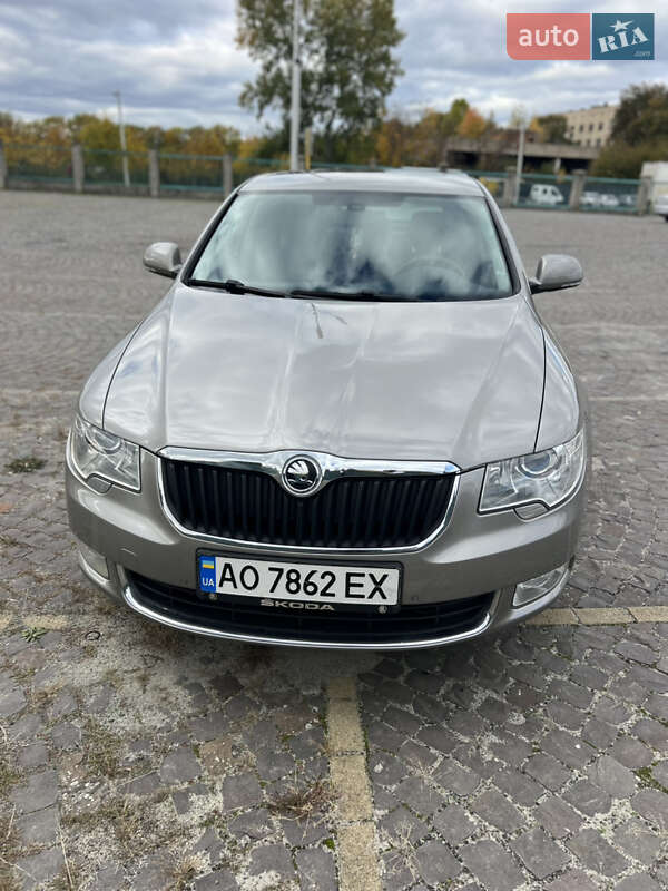 Лифтбек Skoda Superb 2012 в Мукачево фото 2 Лифтбек Skoda Superb 2012 в Мукачево