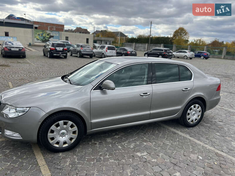 Лифтбек Skoda Superb 2012 в Мукачево фото 3 Лифтбек Skoda Superb 2012 в Мукачево