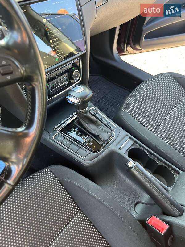 Универсал Skoda Superb 2012 в Днепре