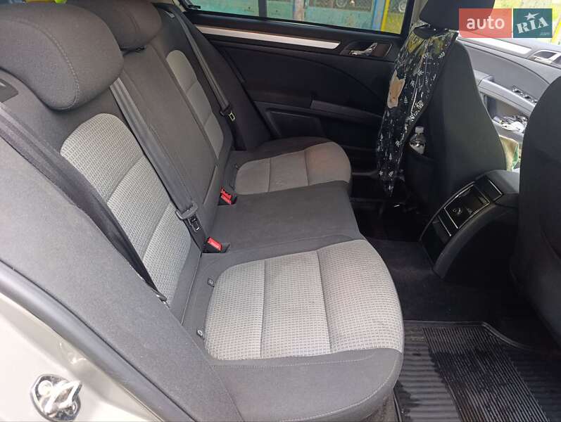 Лифтбек Skoda Superb 2012 в Одессе