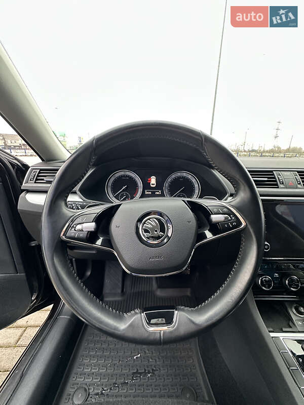 Универсал Skoda Superb 2021 в Нововолынске