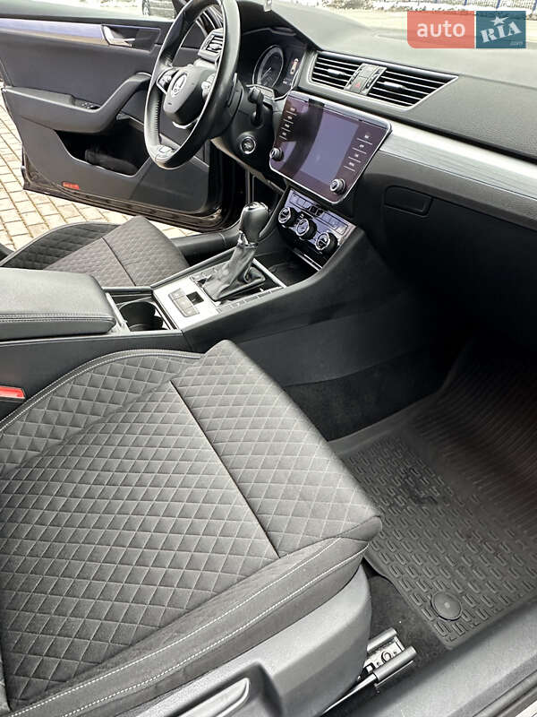 Универсал Skoda Superb 2021 в Нововолынске