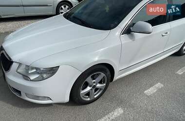 Универсал Skoda Superb 2012 в Киеве Универсал Skoda Superb 2012 в Киеве