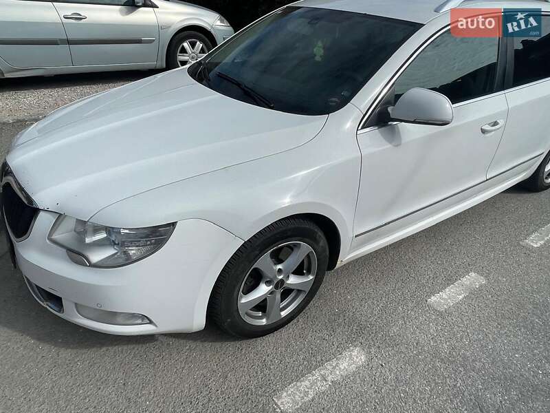 Универсал Skoda Superb 2012 в Киеве