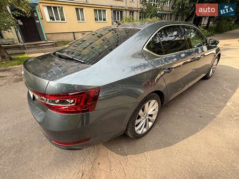 Ліфтбек Skoda Superb 2016 в Києві