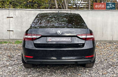 Лифтбек Skoda Superb 2017 в 