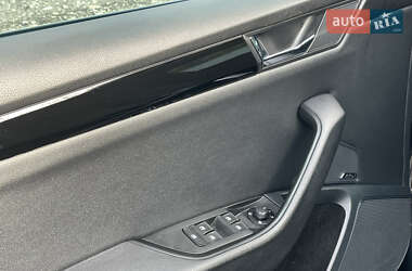 Лифтбек Skoda Superb 2017 в 