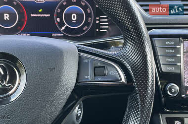 Лифтбек Skoda Superb 2017 в 