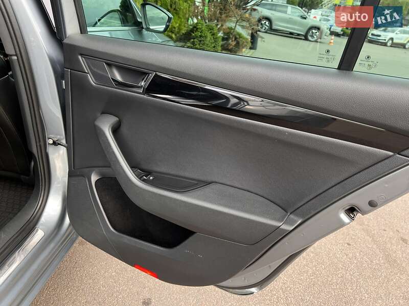 Универсал Skoda Superb 2018 в Ровно