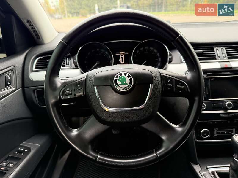 Универсал Skoda Superb 2012 в Ровно фото 67 Универсал Skoda Superb 2012 в Ровно