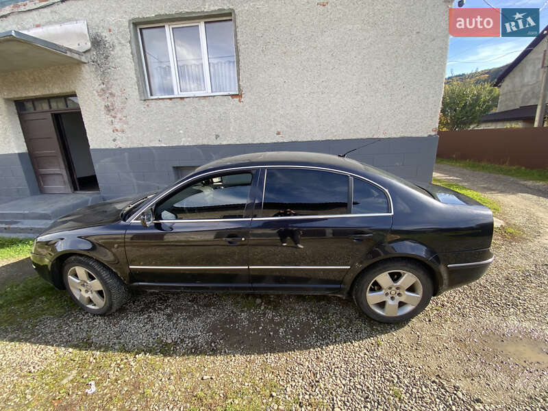 Лифтбек Skoda Superb 2003 в Нереснице