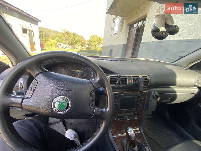 Лифтбек Skoda Superb 2003 в Нереснице