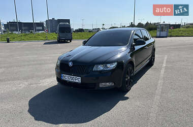 Лифтбек Skoda Superb 2012 в Львове