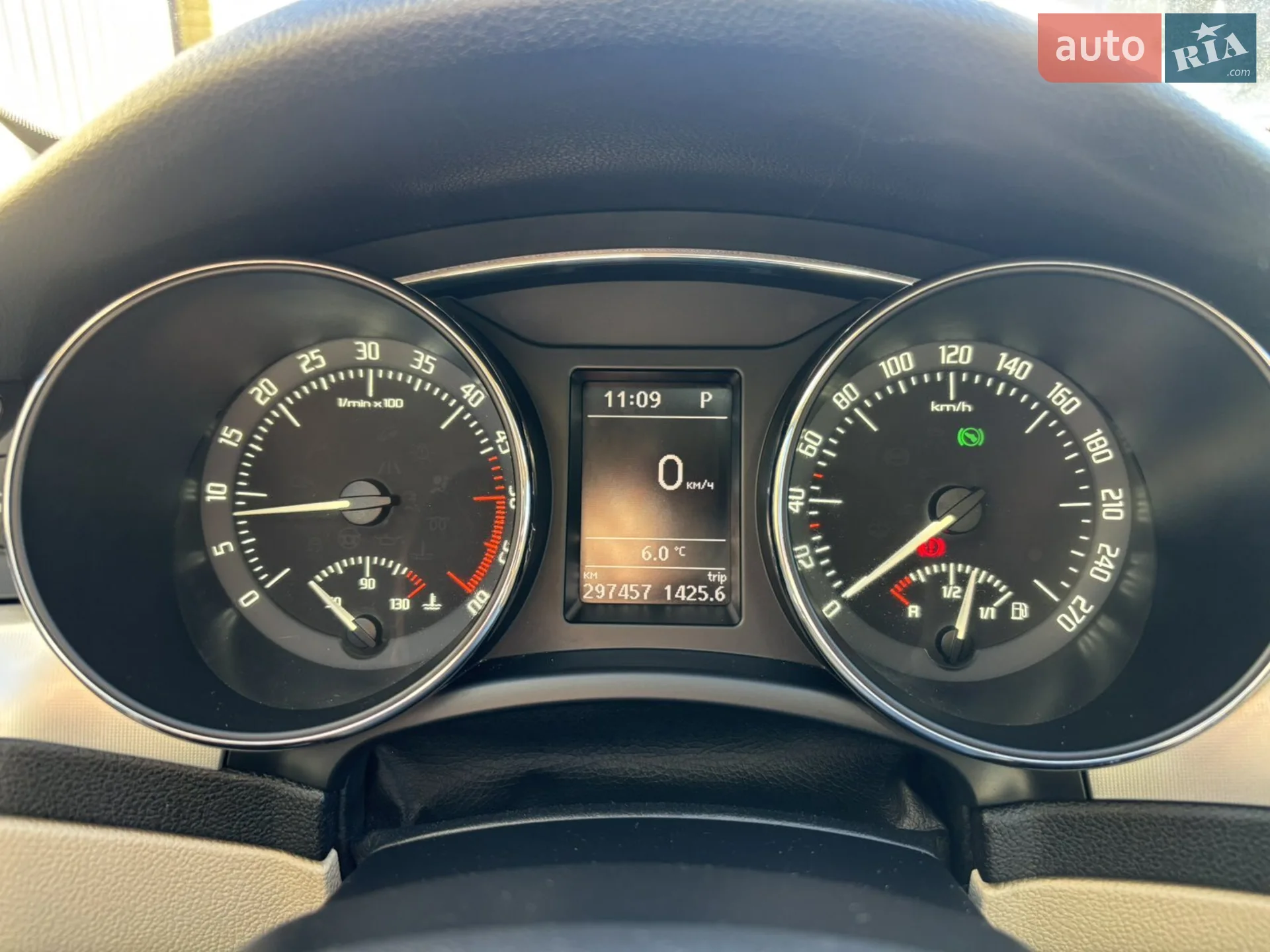 2010 Skoda Superb - мініатюра 2